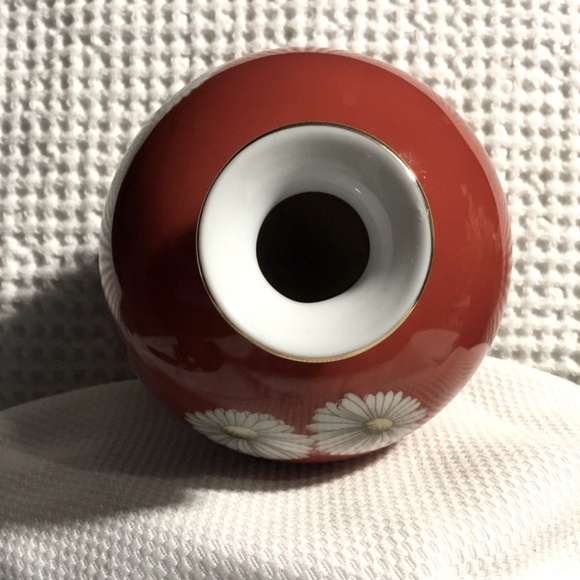 Vintage~Noritake Nippon Toki Kaisha Red Vase with White Daisy - Picture 6 of 9